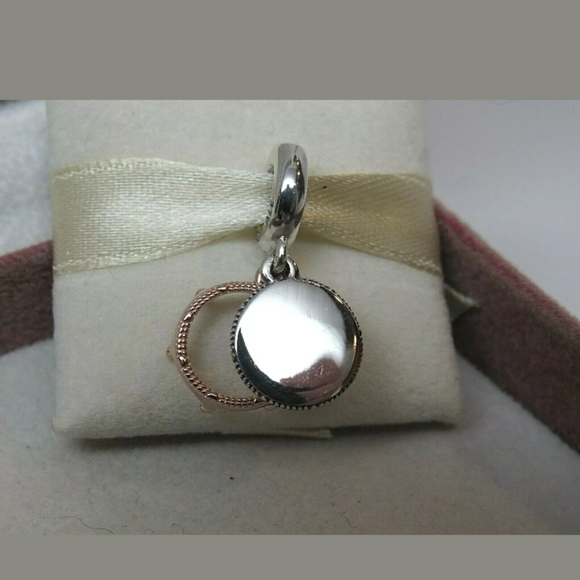 Pandora Queen and Regal Crown dangle charm. - Picture 2 of 8